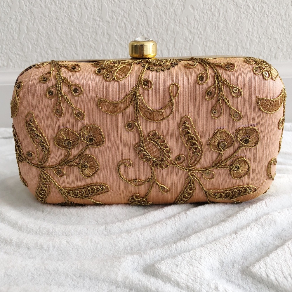 Women's Peachy Pink Clutch